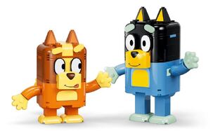 LEGO Bluey Brick-Built Bluey Family - 11217
