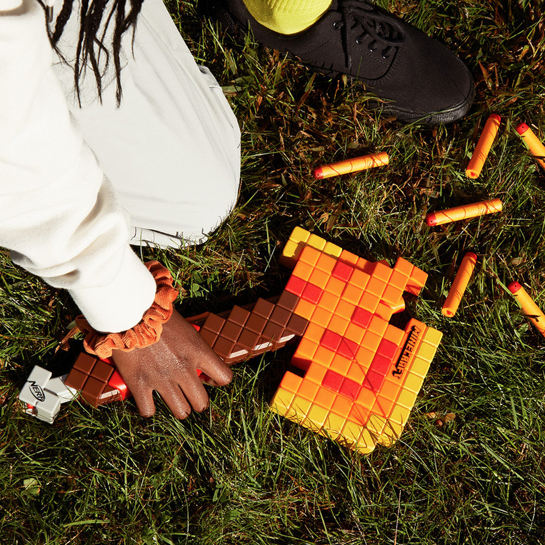 Nerf Minecraft Firebrand - F8953