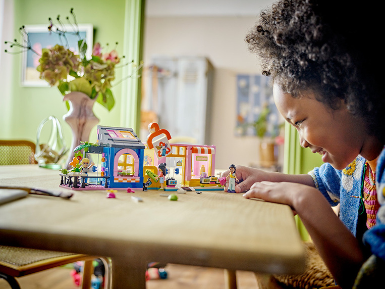 Lego Friends Vintage Fashion Store - 42614