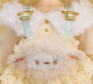 Mirror Mi Shai Meadows Fashion Doll With Accessories - 255246EUC
