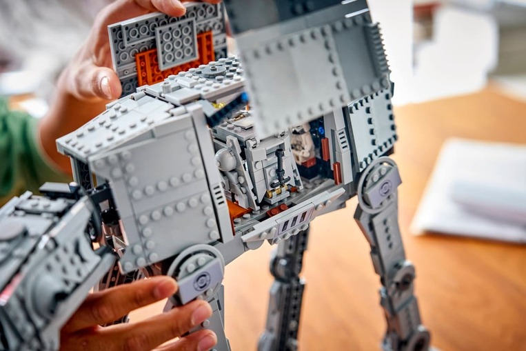LEGO Star Wars Imperial Remnant AT-AT™ with INT-4 - 75454