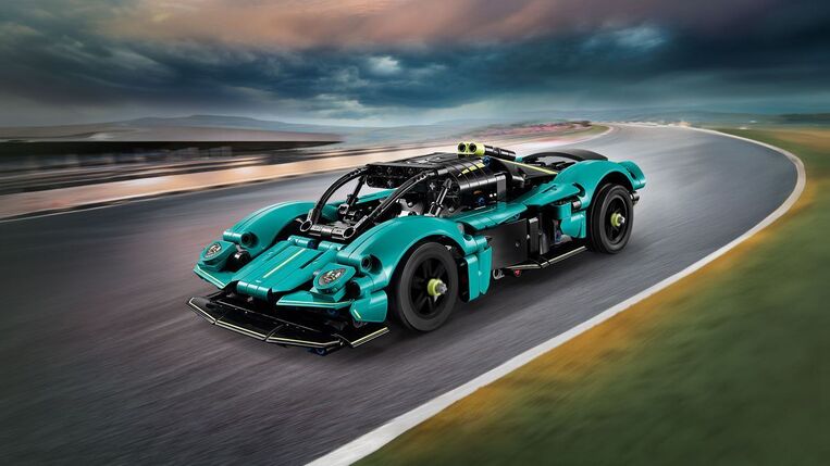 42208 Aston Martin Valkyrie 