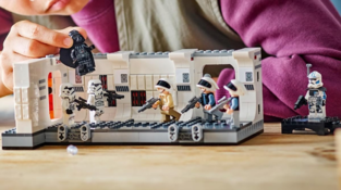 Lego Star Wars Boarding The Tantine Iv 