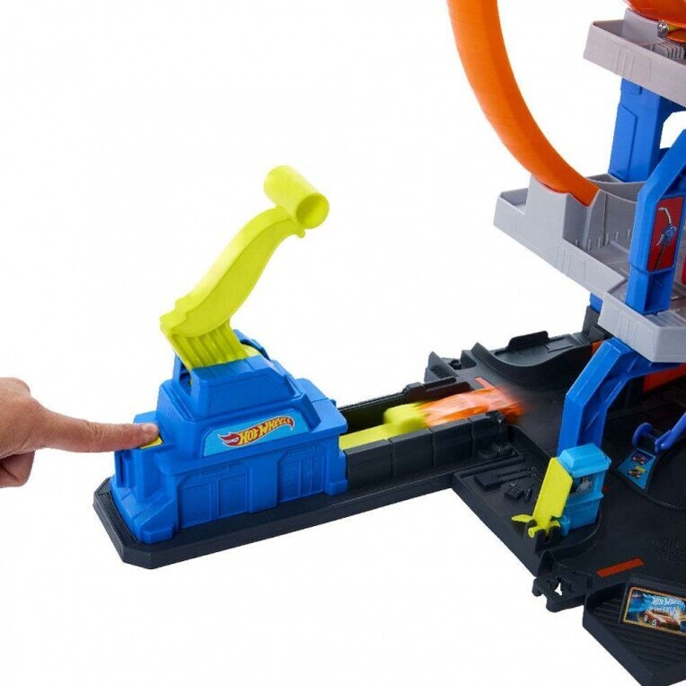 Hot Wheels City Mega Loop Garage Playset - JBM74