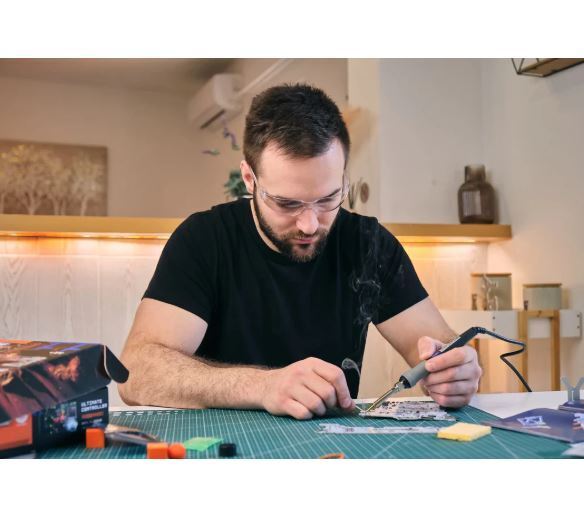 CircuitMess DIY and Geek Club – Ultimate Perseverance Space Rover - 792671554660