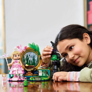75682 Elphaba & Glinda Figures 