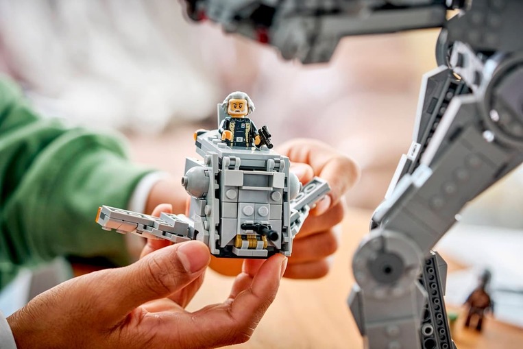 LEGO Star Wars Imperial Remnant AT-AT™ with INT-4 - 75454