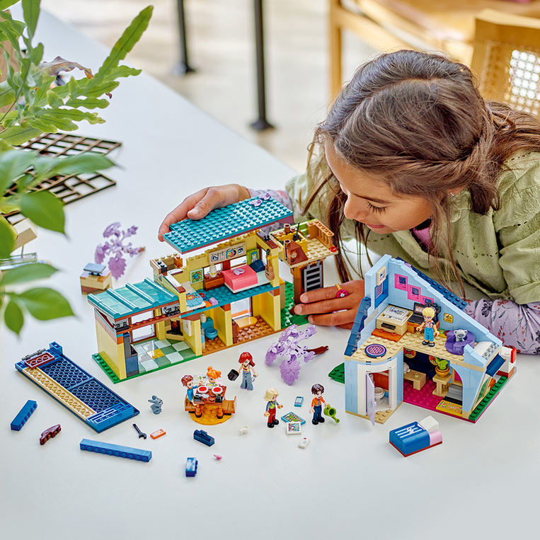 Olly And Paisley's Family Houses 