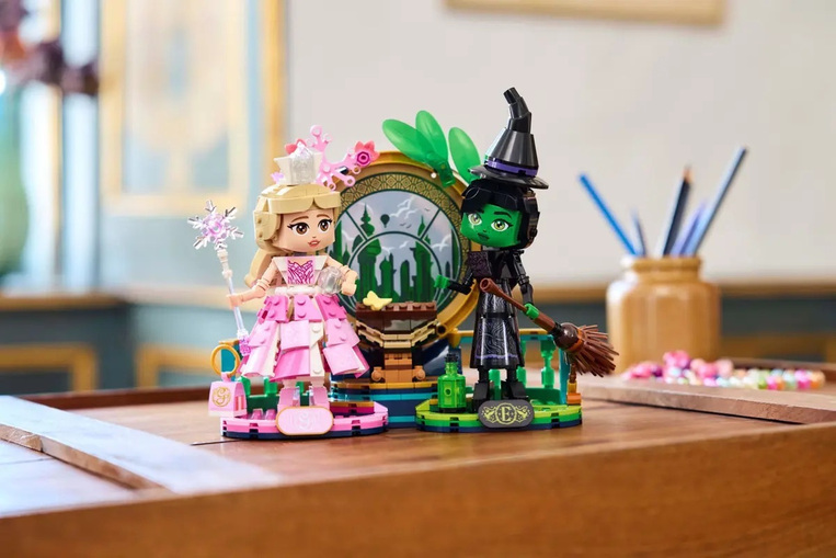 75682 Elphaba & Glinda Figures 
