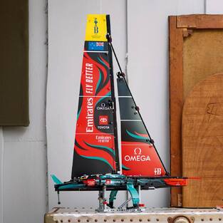 Emirates Team New Zealand Ac75 Yacht 