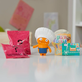 Uglydolls Disguise Savvy Chef Wage Φιγούρα Και Αξεσουάρ - E4520 / E4542
