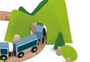 Classic World Little Train - Ξύλινο Τρενάκι - C50618