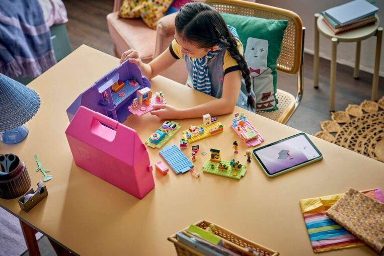LEGO Friends Creative Dollhouse Suitcase - 42697