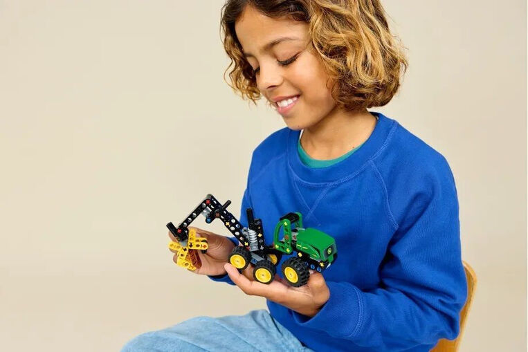LEGO Technic John Deere 1470h Wheeled Harvester - 42218