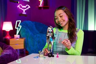 Monster High Frankie Stein Doll - HXH73