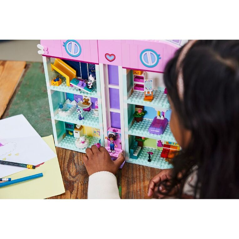 Gabby's Dollhouse 