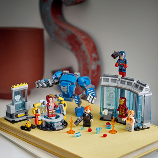 Lego Iron Man's Laboratory Hall Of Armour 