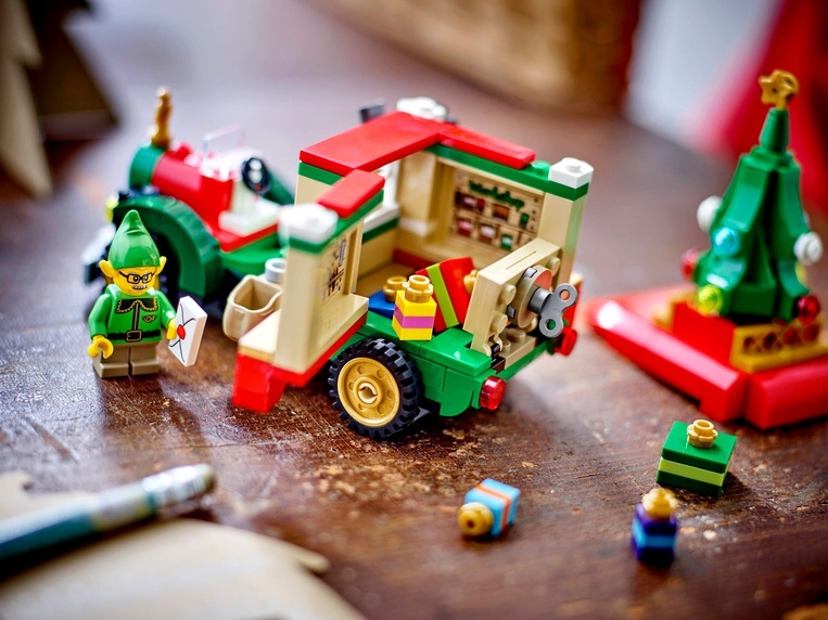 LEGO Christmas Santa's Delivery Truck - 40746