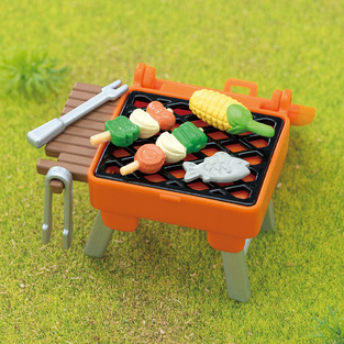 Sylvanian Families Elephant Girl BBQ Picnic Set - SF5640