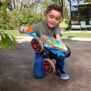 Hot Wheels Monster Trucks R/C Vehicle Tiger Shark Climber 1:15 - JFR39