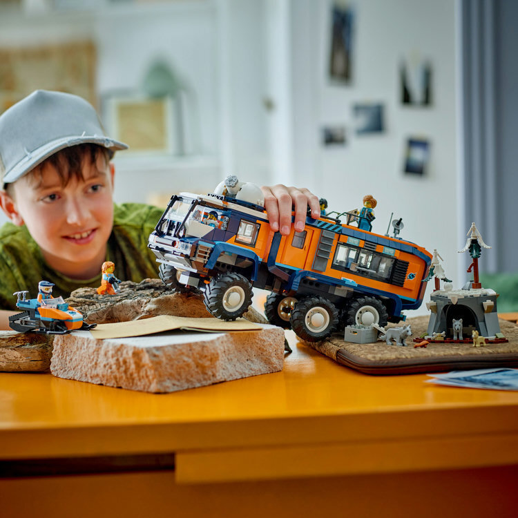 LEGO City Arctic Explorer Science Lab Truck - 60471
