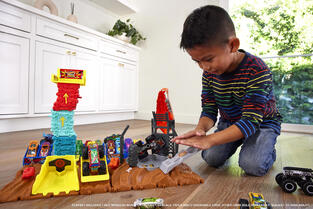 Hot Wheels Arena Spin Out Challenge - HNB93