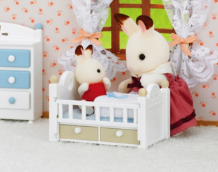 Sylvanian Families Chocolate Rabbit Μωρό Και Κούνια - SF5017