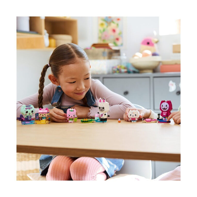 LEGO Gabby's Dollhouse Gabby's Brick-Built Cat Friends - 11215