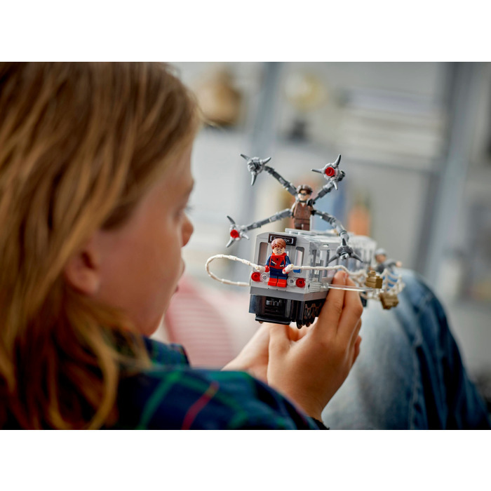 LEGO Marvel Spider-Man vs. Doc Ock Subway Train Scene - 76321 