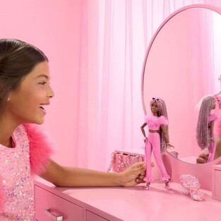 Barbie Deluxe Fashionistas Mε Ροζ Φόρμα Kαι Κοτσιδάκια - HYV28
