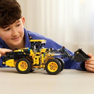 LEGO Technic Volvo L120 Electric Wheel Loader - 42209