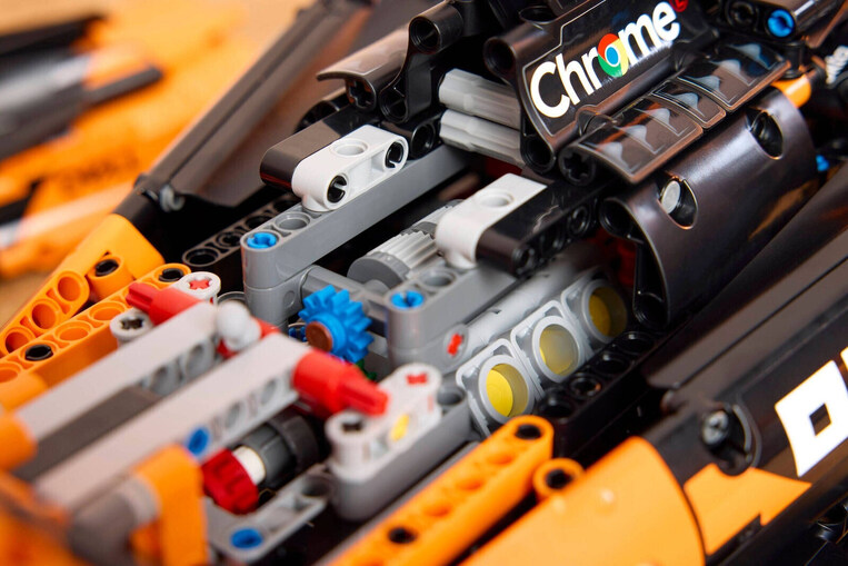 LEGO Technic McLaren Formula 1 Team - 42228