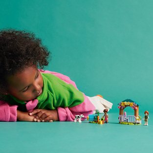 Lego Friends Autumn's Baby Cow Shed - 42607