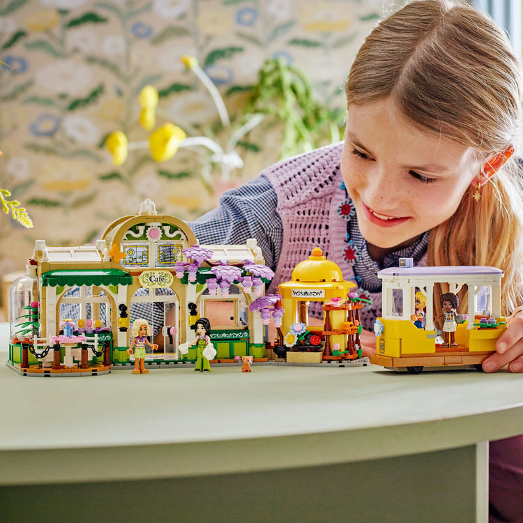 LEGO Friends Plant Café & Flower Shop - 42671