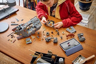 LEGO Star Wars Offworld Sandcrawler™ and Mudhorn - 75453