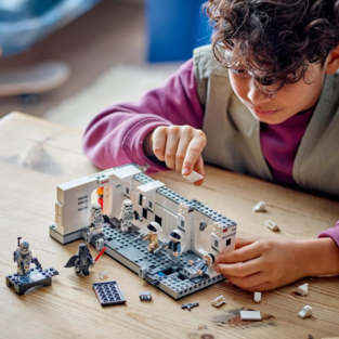Lego Star Wars Boarding The Tantine Iv 