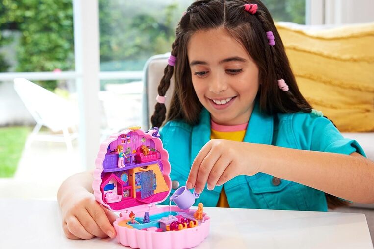 Polly Pocket Groom And Glam Poodle Compact - HKV35