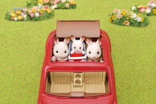 Sylvanian Families Family Cruising Car - SF5448