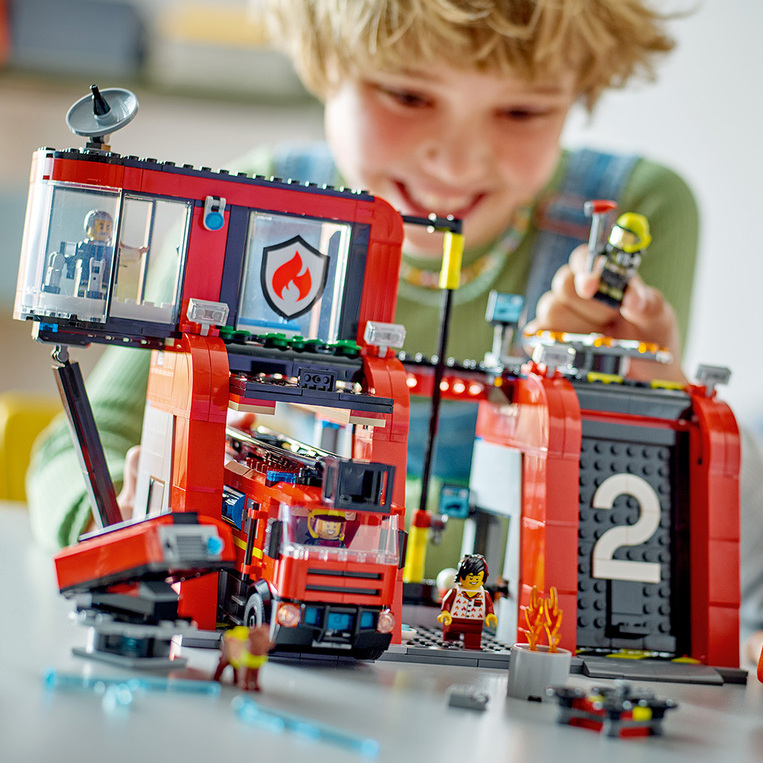 Lego City Fire Station With Fire Truck - 60414