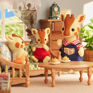 Sylvanian Families Highbranch Giraffe Family - SF5639