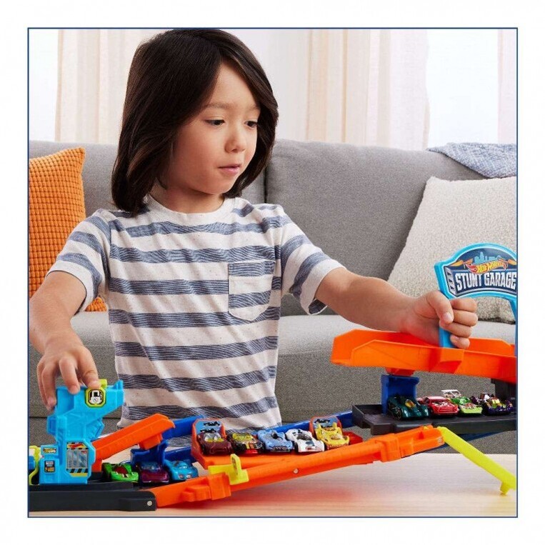 Hot Wheels City Transforming Stunt Garage 2 in 1 Playset - JHL94