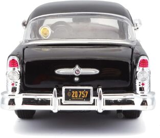 Maisto 1:26 1955 Buick Century Diecast Vehicle - 48/31295