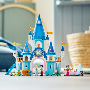 Cinderella And Prince And Charming's Castle 