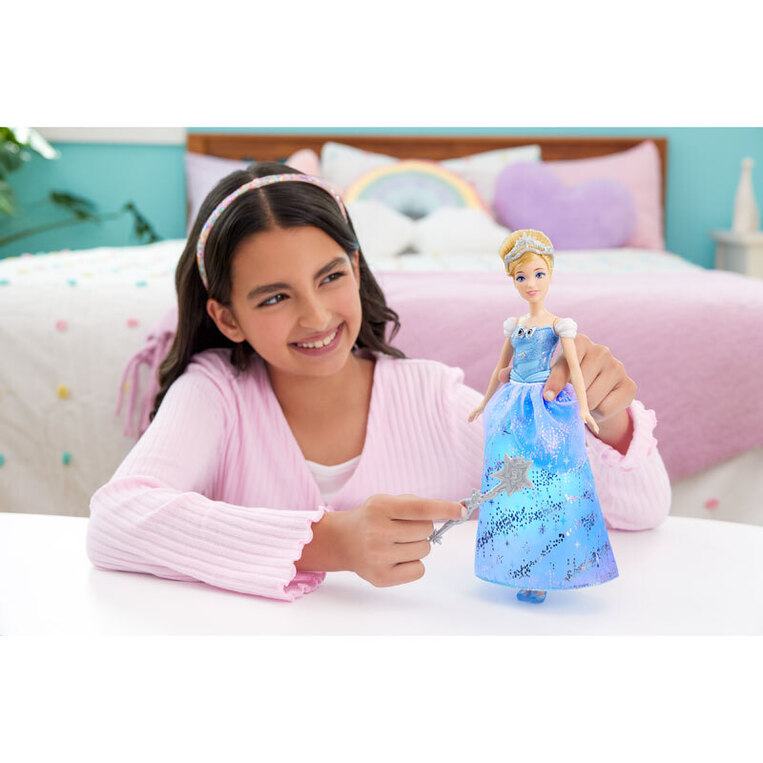 Disney Princess Enchanted Ballgown Cinderella Doll With Lights & Sounds - JBF94