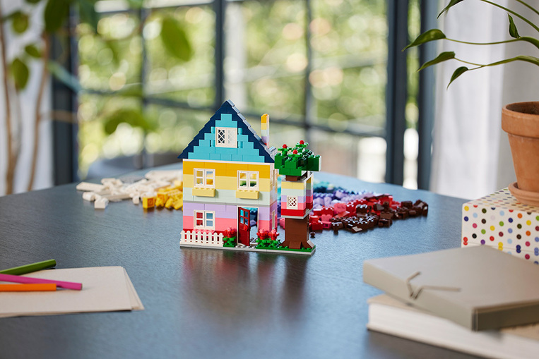 Creative Houses 