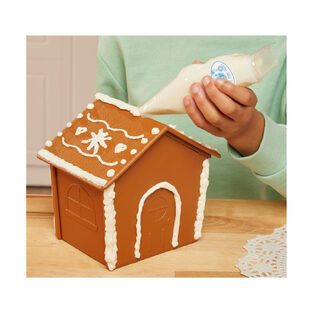 Little Tikes Creative Chefs Gingerbread House Kit - 643446EUC
