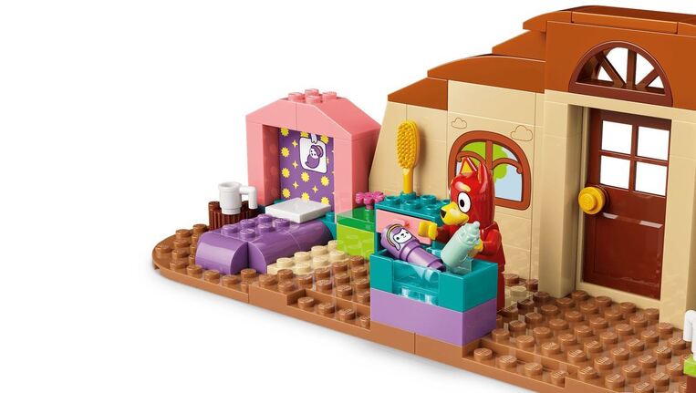 LEGO Bluey School With Rusty and Bluey - 11221