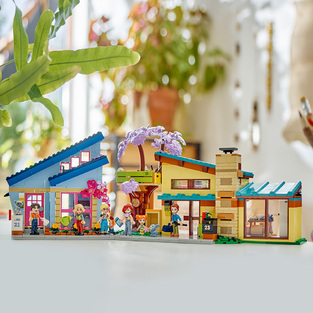 Olly And Paisley's Family Houses 