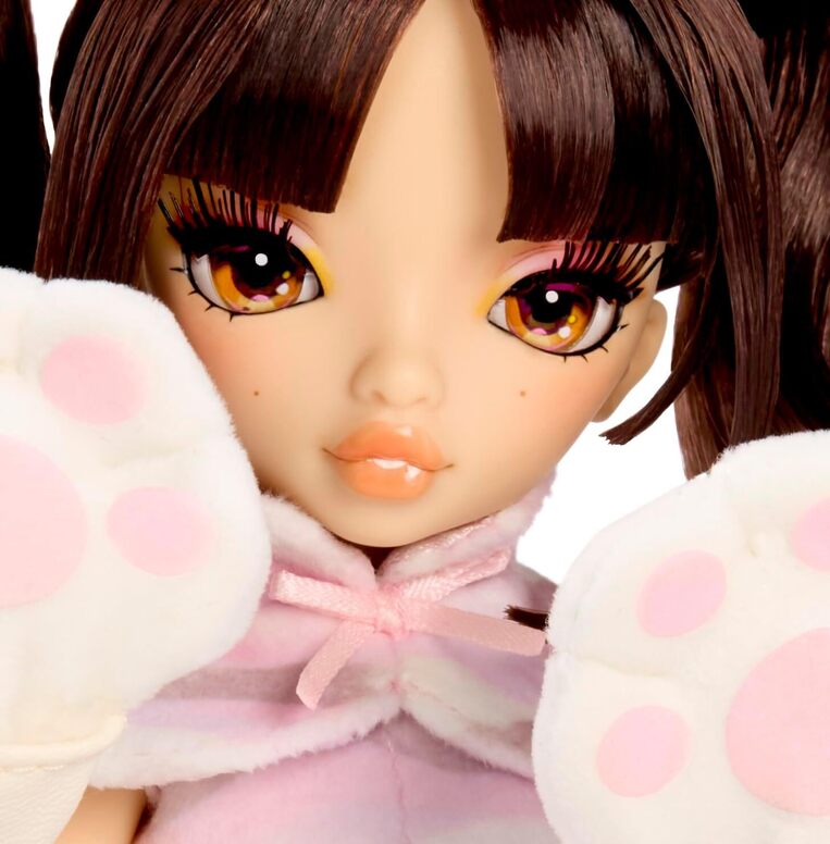 Mirror Me Akiko Kittyama Fashion Doll With Accessories - 253488EUC