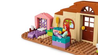 LEGO Bluey School With Rusty and Bluey - 11221